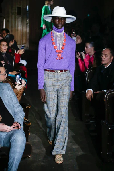 Look 30